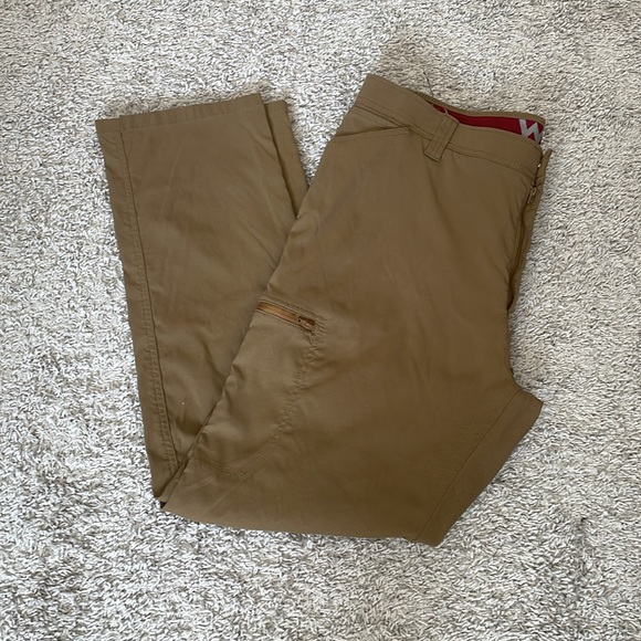 Mens “Wrangler” Golden-Brown Cargo Pants W/belt loops & button & zipper closures - Picture 3 of 9